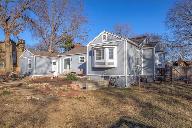 7440 Walmer Street, Overland Park, KS 66204