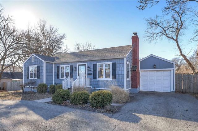 7440 Walmer Street, Overland Park, KS 66204