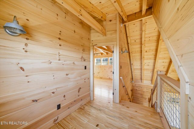 586 Chickasaw Gap Way, Pigeon Forge, TN 37863