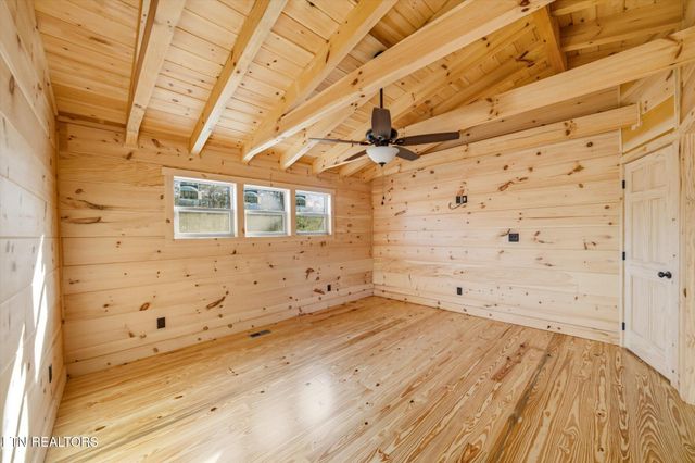 586 Chickasaw Gap Way, Pigeon Forge, TN 37863