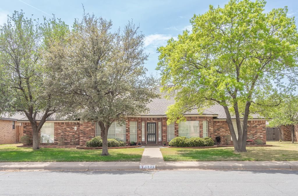 1925 Centerview, Midland, TX 79707