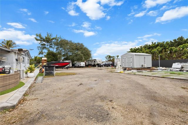 33300 SW 212th Avenue, Homestead, FL 33034