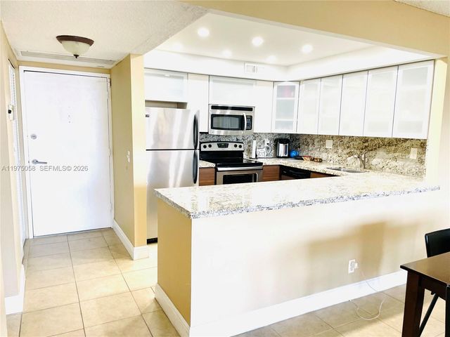 3180 S Ocean Dr 417, Hallandale Beach, FL 33009