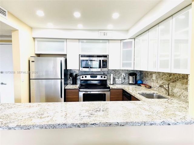 3180 S Ocean Dr 417, Hallandale Beach, FL 33009