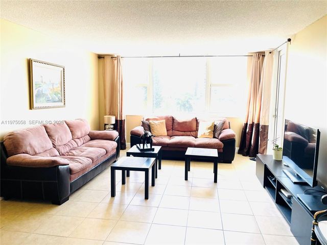 3180 S Ocean Dr 417, Hallandale Beach, FL 33009