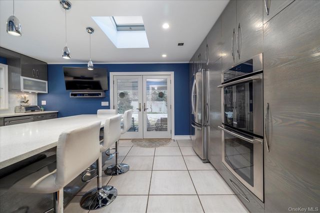 1053 Lydia Drive, Franklin Square, NY 11010