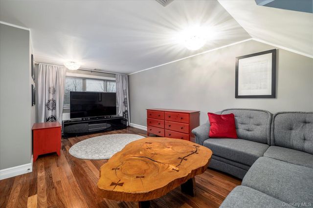 1053 Lydia Drive, Franklin Square, NY 11010