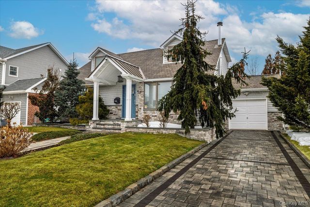 1053 Lydia Drive, Franklin Square, NY 11010