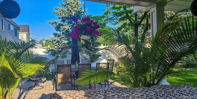 1053 Lydia Drive, Franklin Square, NY 11010