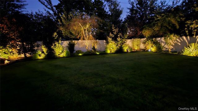 1053 Lydia Drive, Franklin Square, NY 11010