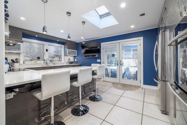 1053 Lydia Drive, Franklin Square, NY 11010