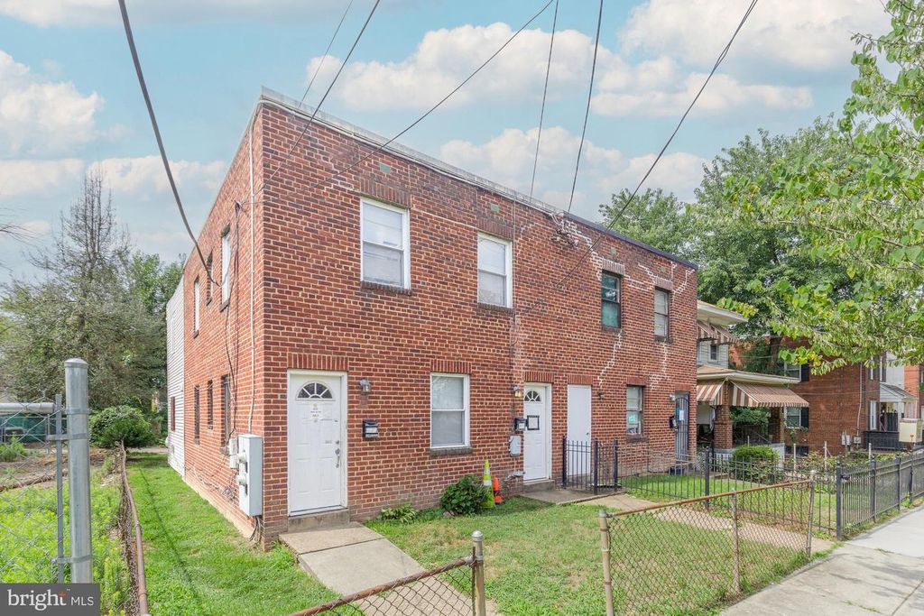 4229 DIX ST NE, Washington, DC 20019