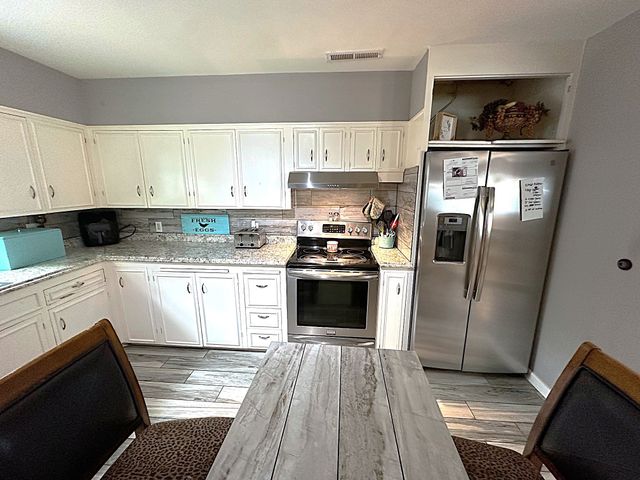 1325 W Chestnut Street, Denison, TX 75020
