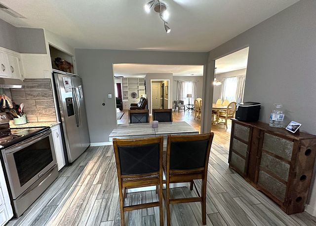 1325 W Chestnut Street, Denison, TX 75020