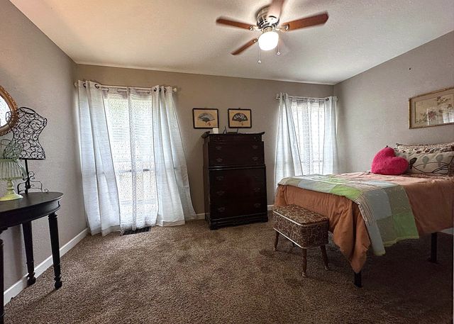 1325 W Chestnut Street, Denison, TX 75020