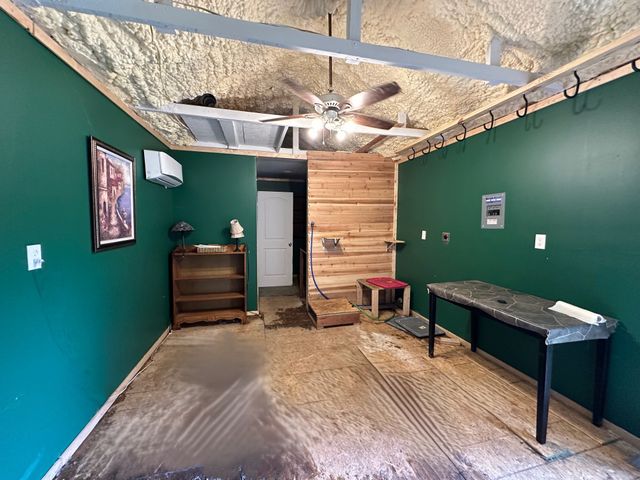 1325 W Chestnut Street, Denison, TX 75020