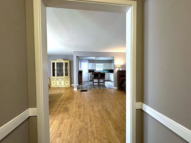 1325 W Chestnut Street, Denison, TX 75020