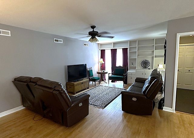 1325 W Chestnut Street, Denison, TX 75020