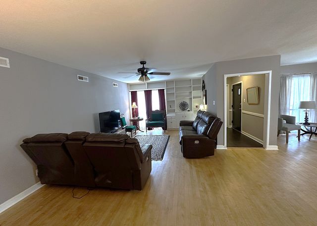 1325 W Chestnut Street, Denison, TX 75020