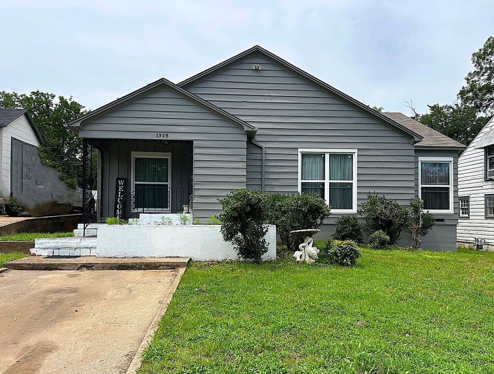 1325 W Chestnut Street, Denison, TX 75020