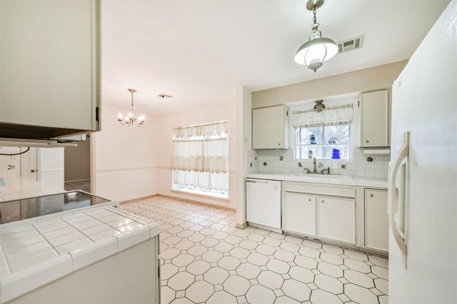 7510 Romney Road, Houston, TX 77036