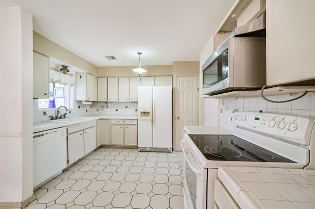 7510 Romney Road, Houston, TX 77036