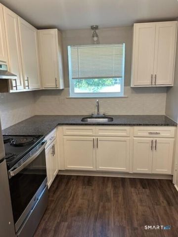 72 Folly Brook Boulevard 127-3, Wethersfield, CT 06109