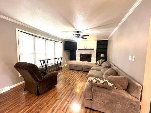 1001 WEYLAND RD, Boonville, MO 65233