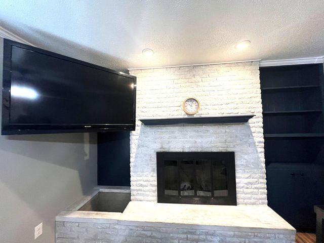 1001 WEYLAND RD, Boonville, MO 65233