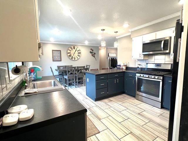 1001 WEYLAND RD, Boonville, MO 65233