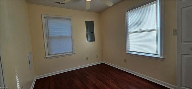 40 Irwin ST, Portsmouth, VA 23702