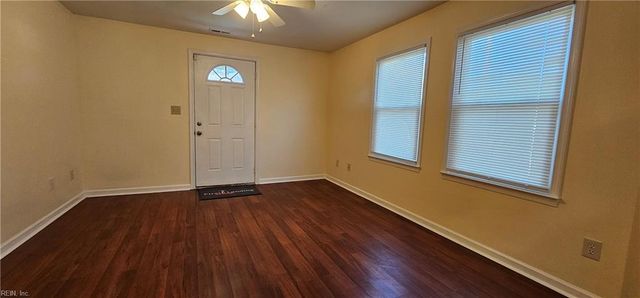 40 Irwin ST, Portsmouth, VA 23702