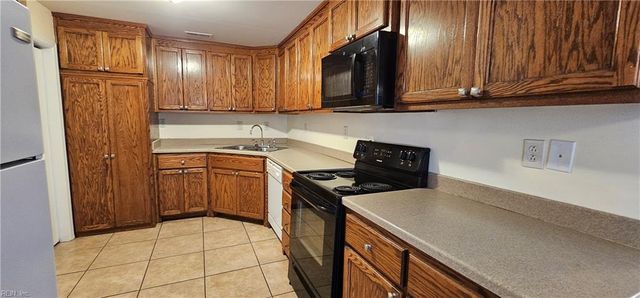 40 Irwin ST, Portsmouth, VA 23702