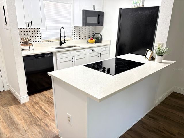 4006 CEDAR LIMB COURT, Tampa, FL 33614