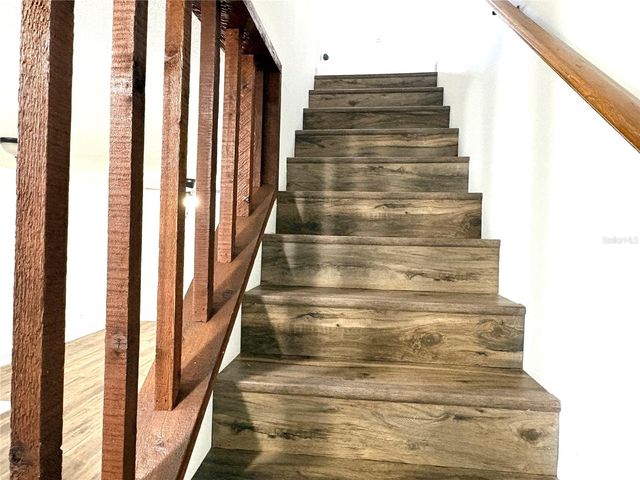 4006 CEDAR LIMB COURT, Tampa, FL 33614