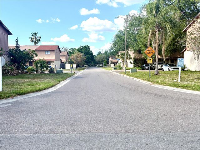 4006 CEDAR LIMB COURT, Tampa, FL 33614