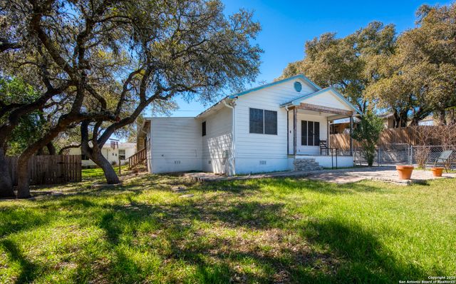652 Tamarack, Canyon Lake, TX 78133