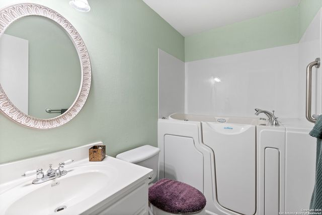 652 Tamarack, Canyon Lake, TX 78133