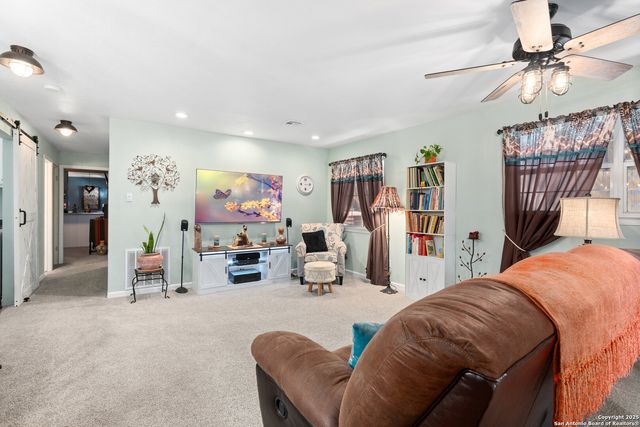 652 Tamarack, Canyon Lake, TX 78133