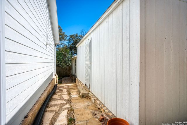 652 Tamarack, Canyon Lake, TX 78133