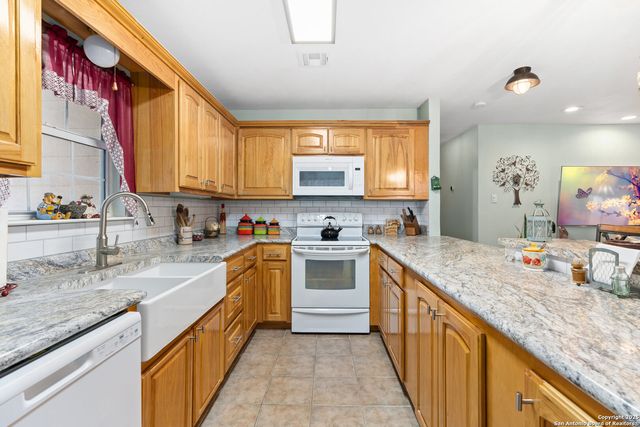 652 Tamarack, Canyon Lake, TX 78133