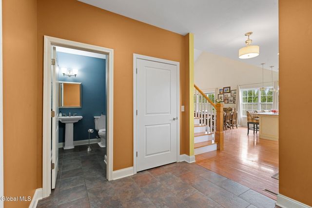 2 Vista Court, Clifton Park, NY 12065