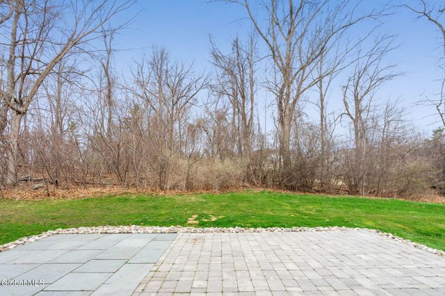 2 Vista Court, Clifton Park, NY 12065