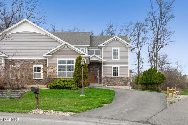 2 Vista Court, Clifton Park, NY 12065