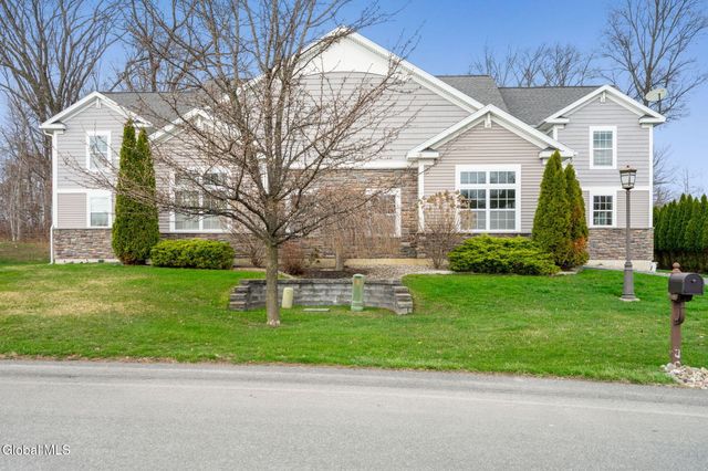 2 Vista Court, Clifton Park, NY 12065