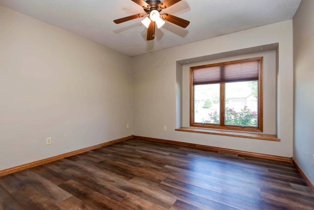 2398 W Allen Drive, Springfield, MO 65810