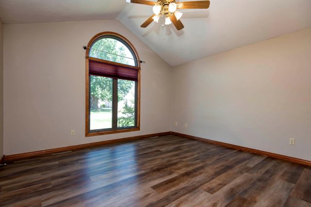 2398 W Allen Drive, Springfield, MO 65810