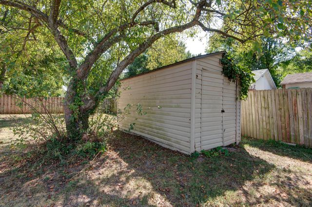 2398 W Allen Drive, Springfield, MO 65810