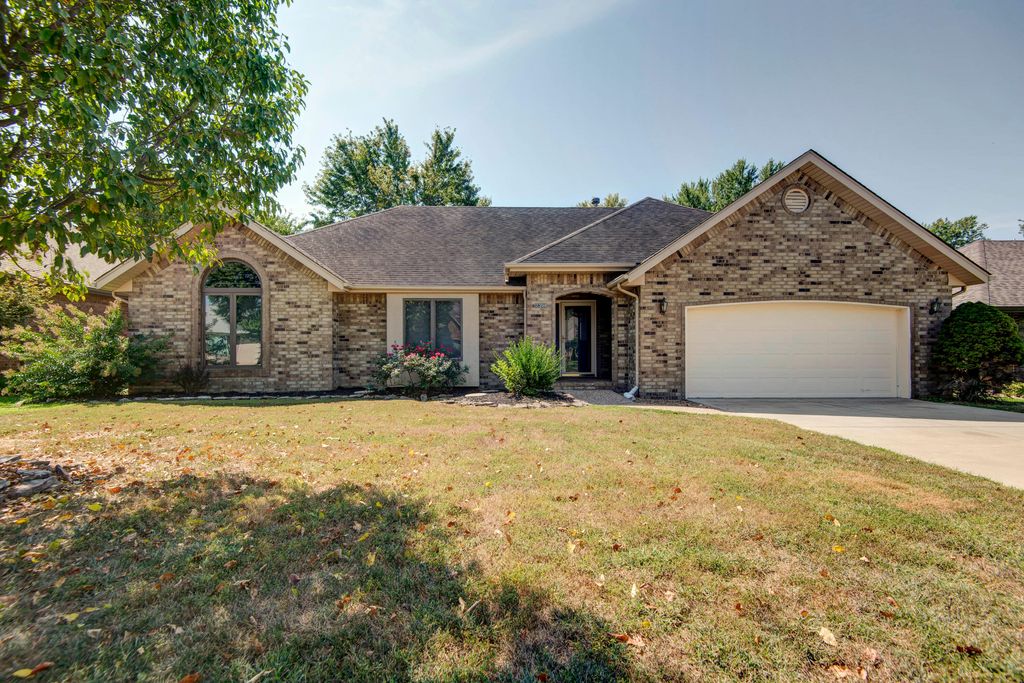 2398 W Allen Drive, Springfield, MO 65810