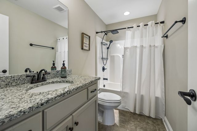 2045 Mann Rd, Lebanon, TN 37087